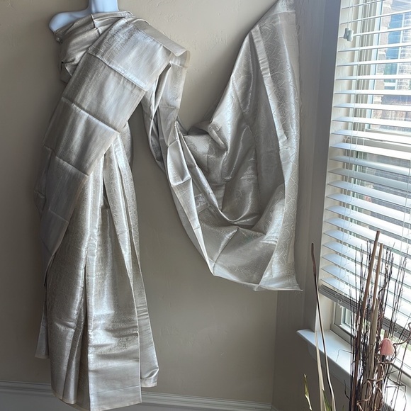 Indian saree - Picture 2 of 11